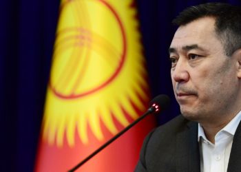 Көрүүчүлөрдүн тилегин таш капты. Жапаров экинчи дебатка да келбейм деди