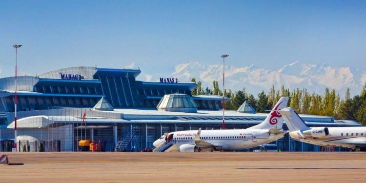 Кечээ күндөн тарта өлкөгө учак менен келген Кыргыз жарандарына таза чыккан ПЦР-анализди көрсөтүүсү милдеттүү болуп калды