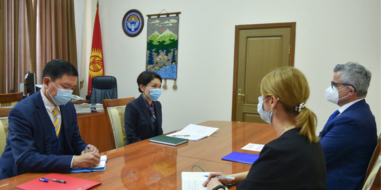 Эльвира Сурабалдиева БУУнун өкүлү менен жолугушту
