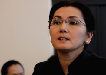 Жогорку Сот Аида Салянованын адвокаттык лицензияга байланышкан иштин өкүмүн күчүндө калтырды