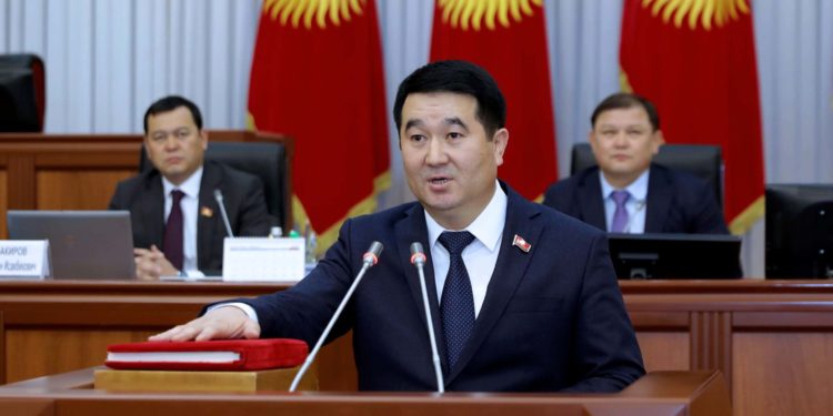 Мирлан Бакировдун ордуна Жогорку Кеңештин вице-спикери Нурбек Сыдыгалиев болду