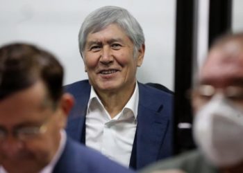 Шаардык сот мурдагы президент Алмазбек Атамбаевди камакта калтырды