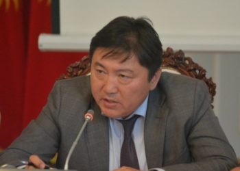 Коррупцияга шектелген Транспорт жана жолдор министрлигинин статс-катчысы үй камагына чыгарылды