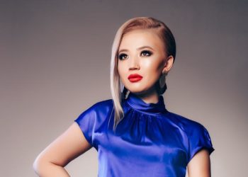 Садыр Жапаровдун карындашы жеңүүчү болгон сынактын уюштуруучусуна “Маданияттын мыкты кызматкери” сыйлыгы тапшырылды