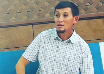 Бүгүн Жакут Сыдыков бир тууган инисине куран окутат