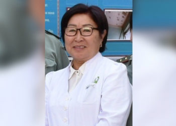 Коронавирустан жарым жыл мурда каза болгон Жамал Тазабекованын жакындарына компенсация берилбей жатат