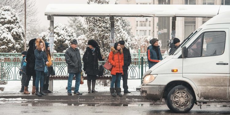 Бишкек мэриясы кичи автобустардын айдоочулары иш таштаса лицензиясынан ажыратыларын эскертти