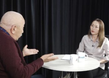 Исхак Масалиев: «Сооронбай Жээнбеков экс-президент деген статуска татыктуу эмес»