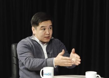 Али Токтакунов: «Матраимов 2 депутатты ортого салып, миллион доллар сунуштаган»