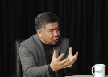 Алмамбет Шыкмаматов: «Келгиле, анда кайра шайлоо өткөрөбүз. Дагы Садыр утат»