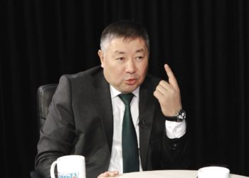 Канат Исаев: «Бир партия лидерин айткылачы, партия түптөп байып кеткен?»
