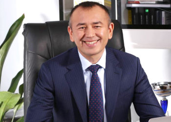 Бабыржан Тольбаев: “Карапайым үй-бүлөдө, кыйынчылык көрүп чоңойгом. Ийгиликке командам менен жеттим”