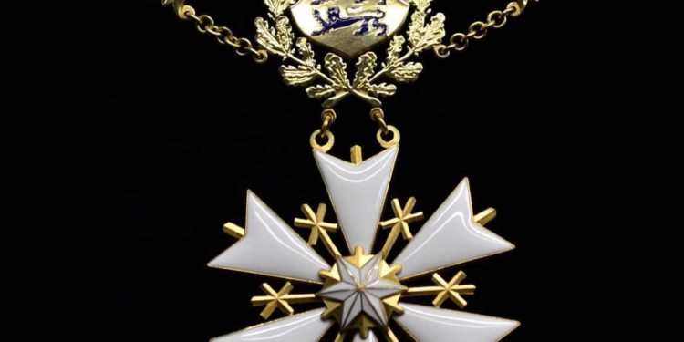 Президенттин төш белгисин кайсы зергер канча сомго жасайт?