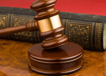 Орусиялык журналистти өлтүрө сүзүп алган кыргызстандык мигрантка сот өкүм чыгарды