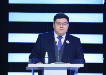 Жаш саясатчы Темирлан Султанбеков студенттердин маселесин чечип бергиле деп өтүнүп бийлик башчыларына кат жөнөттү