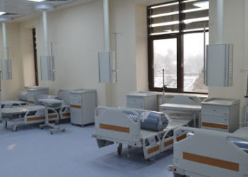 Пандемия учурунда ооруканадагы орундарды чиновниктер үчүн сактап отурушканбы?