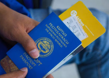 Бишкек-Москва багытындагы авиабилетти 67 миң 800 сомго саткандар кармалды