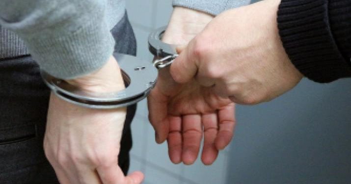 Ошто 2 мектеп окуучусун бычактаган делип 17 жаштагы өспүрүм кармалды