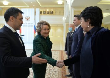 Садыр Жапаров Орусиянын Федерация кеңешинин төрайымы Валентина Матвиенко менен жолукту