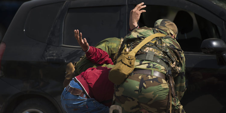 Депутат Үмбөталы Кыдыралиев: «2,5 миңдей биздин эмгек мигрантыбыз чет жерлерде абакта олтурушат»