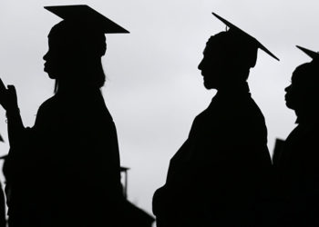 Студенттердин окуу акысы төмөндөтүлөбү? Өкмөт башчынын жообу