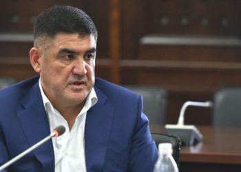 Бишкек шаардык соту Курсан Асановду 26-мартка чейин камакта калтырды