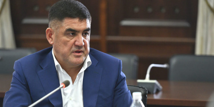 Бишкек шаардык соту Курсан Асановду 26-мартка чейин камакта калтырды
