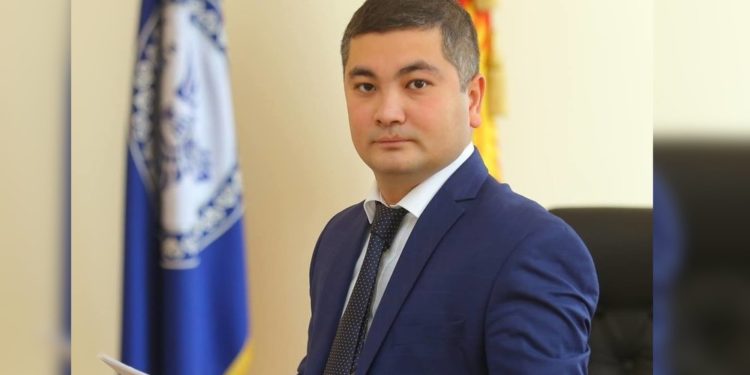 Өкмөт аппаратынын жетекчисинин биринчи орун басары Уран Ахметов кызматтан бошотулду