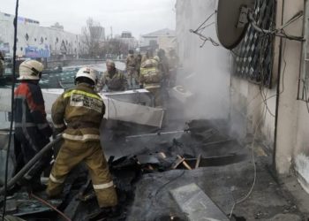 Бишкек шаарындагы «1000 түркүн» соода үйүнөн өрт чыкты (сүрөт)