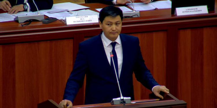 Өкмөт башчылыкка талапкер Марипов: «Билим берүү министри иштей берет»