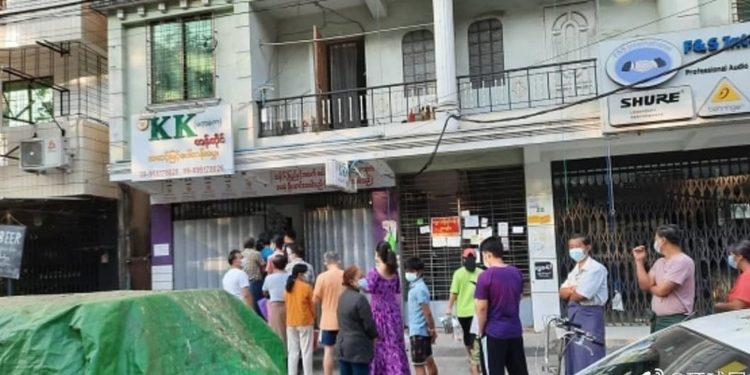 Мьянмада интернет толугу менен өчүрүлдү