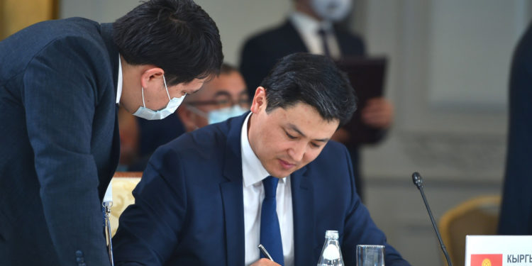 Алматыда өткөн Евразия өкмөттөр аралык кеңешинин жыйынында кайсы документтерге кол коюлду? Тизме