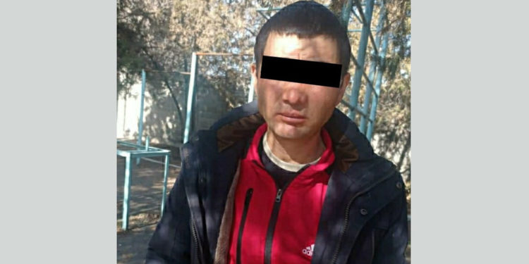 25 жаштагы кыз чөнтөгүнө баңгизат салып кетишкенин билдирди. Шектүү кармалды