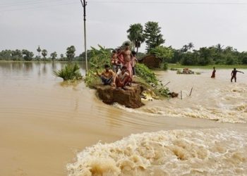 Индиядагы суу ташкынынан 100дөн ашык адам каза болду