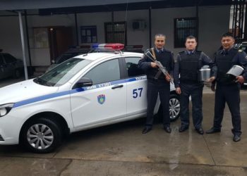 Милиция кызматкерлери бычактан жаракат алган адамдын өмүрүн сактап калышты