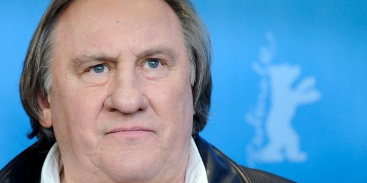 Дүйнөгө белгилүү актёр Жерар Депардьеге зордуктоо боюнча айып коюлду