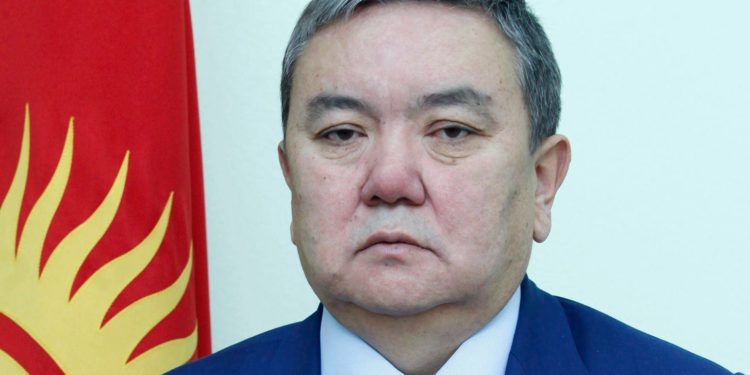 Жогорку Кеңештин депутаты Алмазбек Акматов 56 жашында каза болду