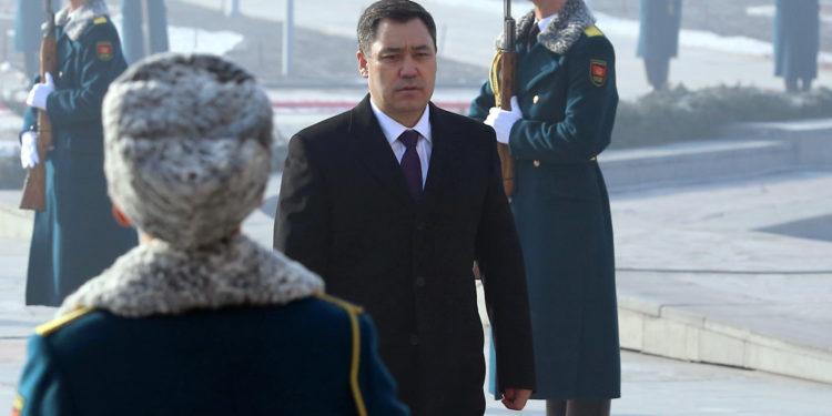 Жапаровду Орусияга кимдер коштоп кетти? (тизме)