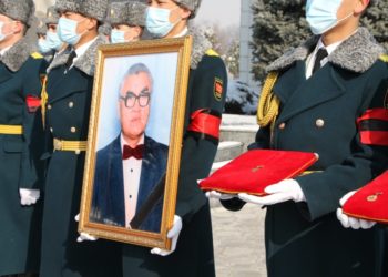 СССРдин Эл артисти Токтоналы Сейталиевди акыркы сапарга узаттуу зыйнаты өттү