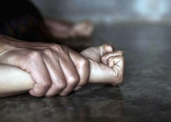 Ошто 16 жаштагы окуучу кызды зордуктады деген шек менен эки жигит кармалды