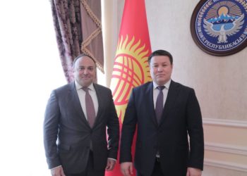 Талант Мамытов Түркиянын элчиси Жеңгиз Фырат менен коштошту