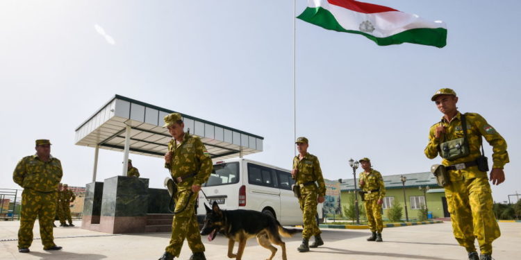 Тажикстан 5 кыргыз жаранын камакка алды