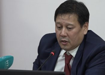 Түлөбаевдин ордуна мэрияга дайындалган жетекчи «обед» кылууга эле келдиби? Элдин пикири