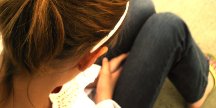 Экспертиза Бишкектеги мүмкүнчүлүгү чектелген кыздын зордукталгандыгын тастыктаган жок