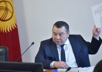 Балбак Түлөбаев: “Жакында ЖК депутаттарынын мыйзамсыз иштерин угасыңар!”