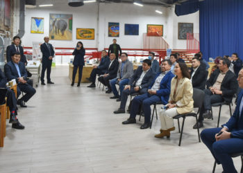 Өкмөт башчы Улукбек Марипов: «Бизнес үчүн 24 саат бою байланыштамын»