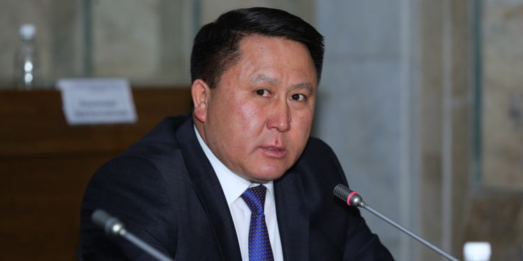 Башкы прокурор Курманкул Зулушев: «Сооронбай Жээнбеков сотко барышы керек»