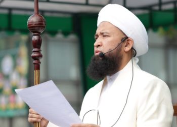 Максатбек Токтомушев Муфтияттын эсепчиси пара берип жаткан жеринен тартылган делген видео тууралуу эмне дейт?