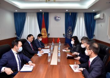Тышкы иштер министри Казакбаев Кытайдын ЖОЖдорунун филиалдарын Кыргызстанда ачууну сунуштады