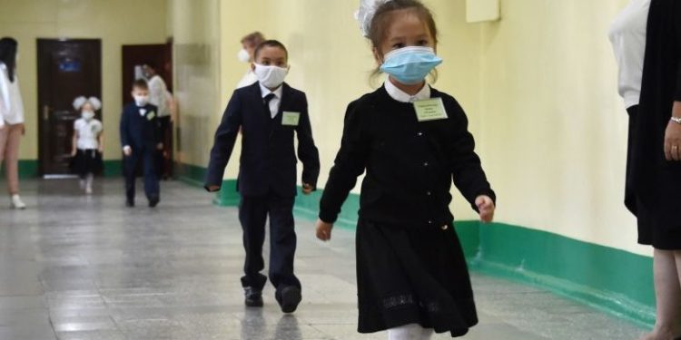 Бишкекте биринчи класстын окуучулары 15-февралда каникулга тарашат